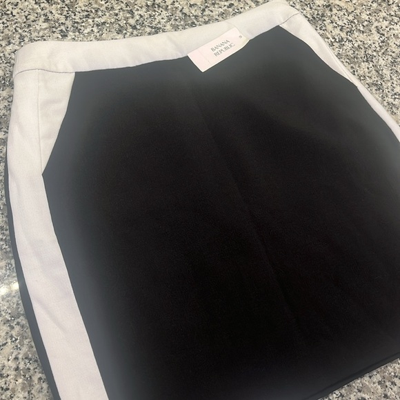 Banana Republic Skirt With Pockets- Size 0- NWT - Picture 2 of 9